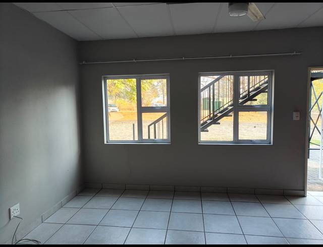 2 BEDROOM APARTMENT TO LET IN PEACEHAVEN INDUSTRIAL